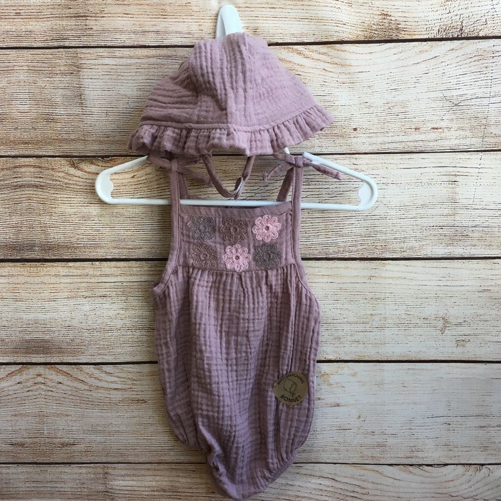 NEW WITH TAGS‎ RABBIT + BEAR BY EMILY & OLIVER ORGANIC COTTON ROMPER WITH BONNET